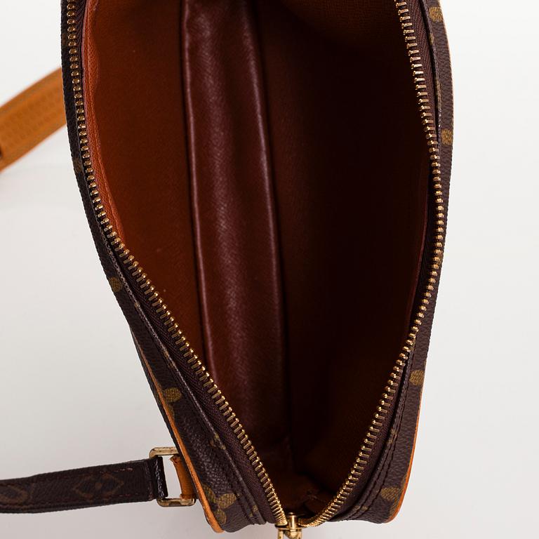Louis Vuitton, a monogram 'Marly Bandoulière' bag.