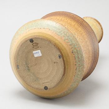 A stoneware vase by Joseph Simon, Denmark, from the latter haf of the 20th century.
