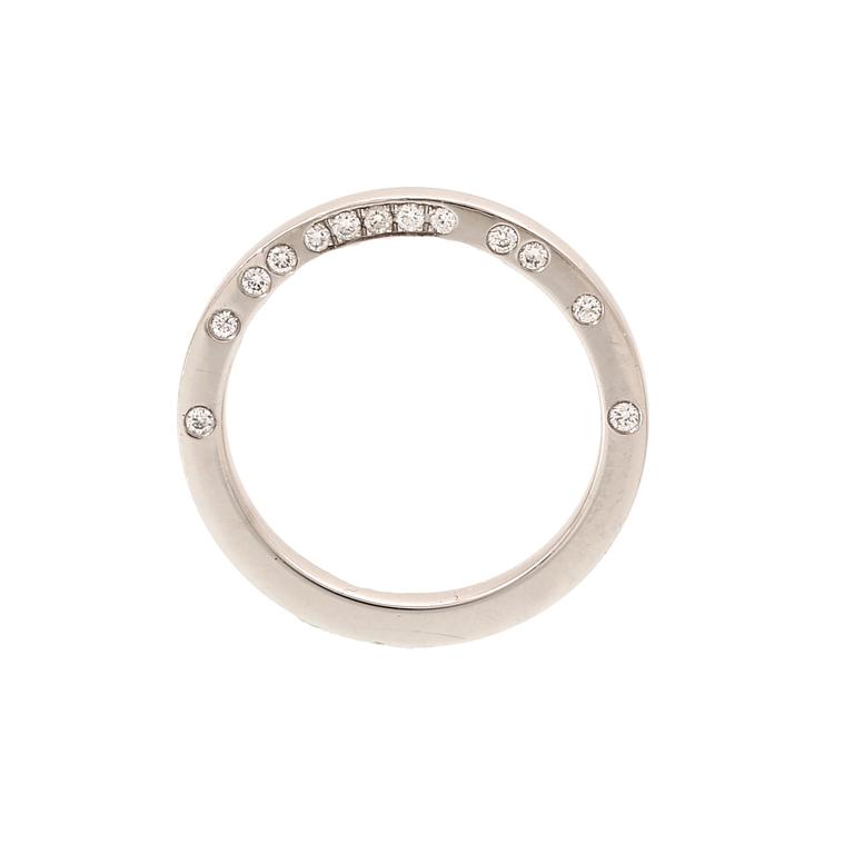 A “Divine Rita” ring 950 platinum and brilliant cut diamonds by Boucheron.