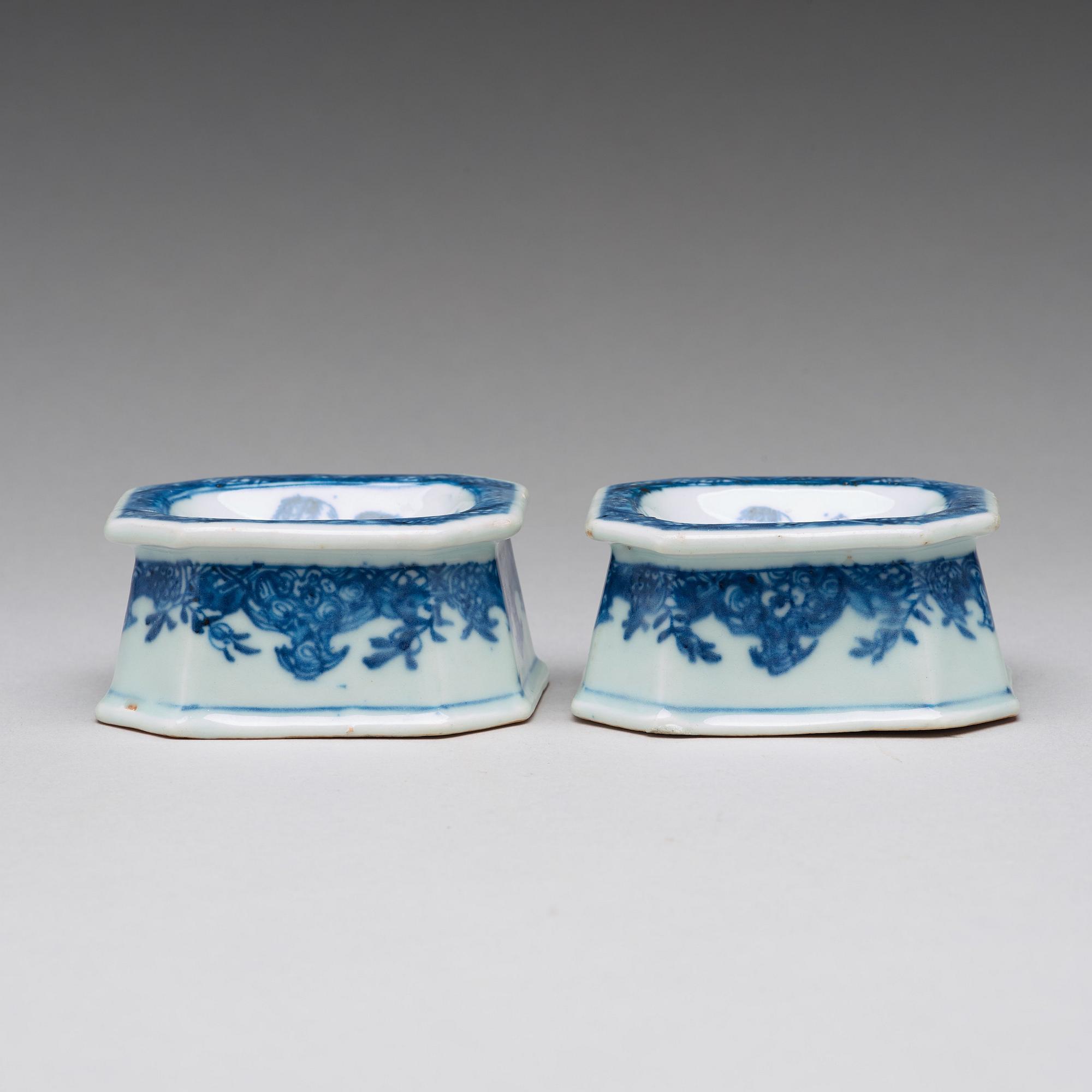 SALTKAR, ett par, kompaniporslin. Qingdynastin, Qianlong (1736-95).