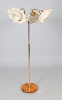 GOLVLAMPA, 1900-talets första hälft.