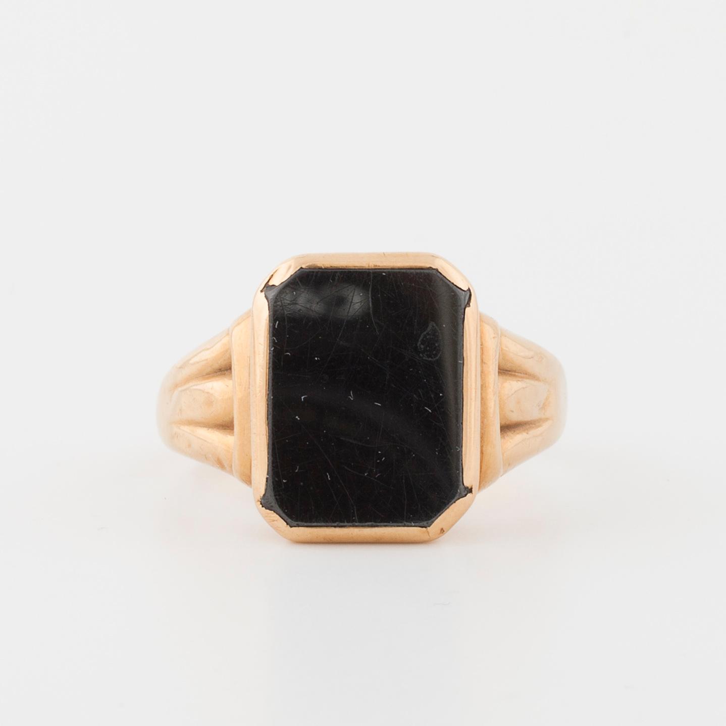 RING, med hematit, Ceson, Göteborg, 1948.