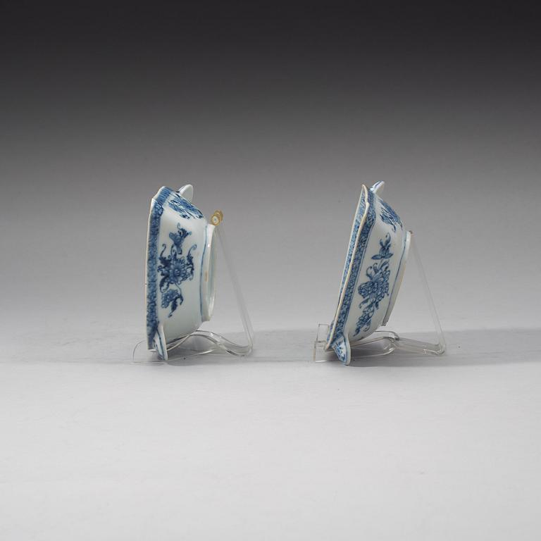 A pair of blue and white sauce boats, Qing dynasty, Yongzheng (1723-35).
