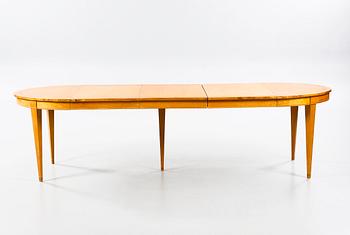 A dining table from around the year of 1900.