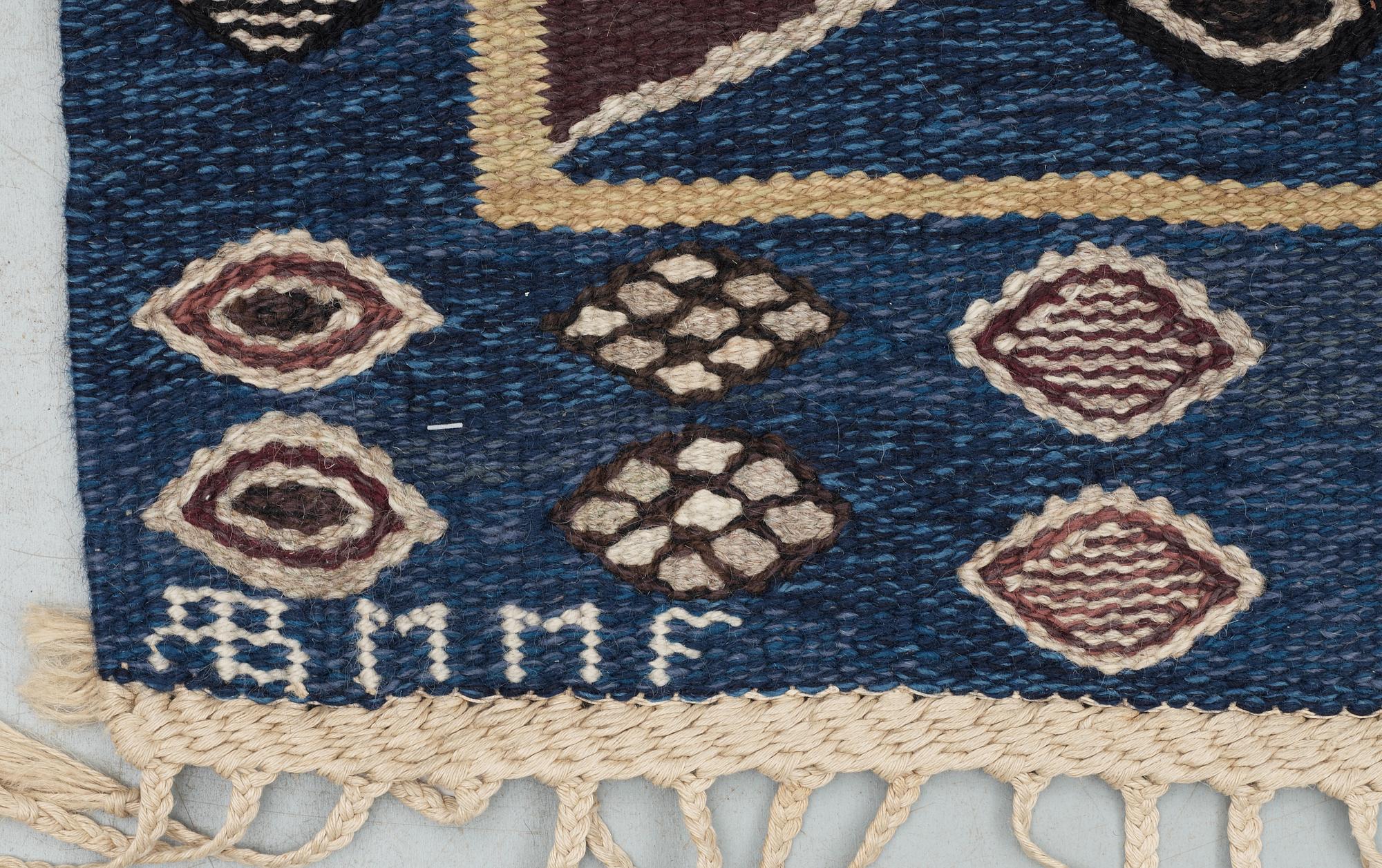 CARPET. "Snäckorna". Gobelängteknik (tapestry weave). 246 x 182 cm. Signed AB MMF BN.