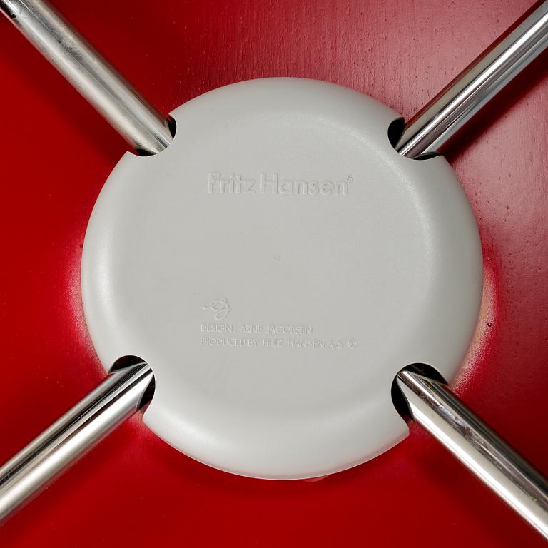STOL, "Sjuan". Arne Jacobsen för Fritz Hansen. Tillverkad 2005.