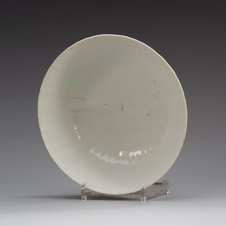 A famille rose punch bowl, Qing dynasty, Qianlong (1736-95).