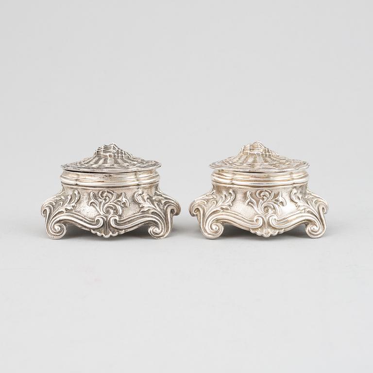 A pair of Louis XV-style silver salt cellars, Paris 19th century.