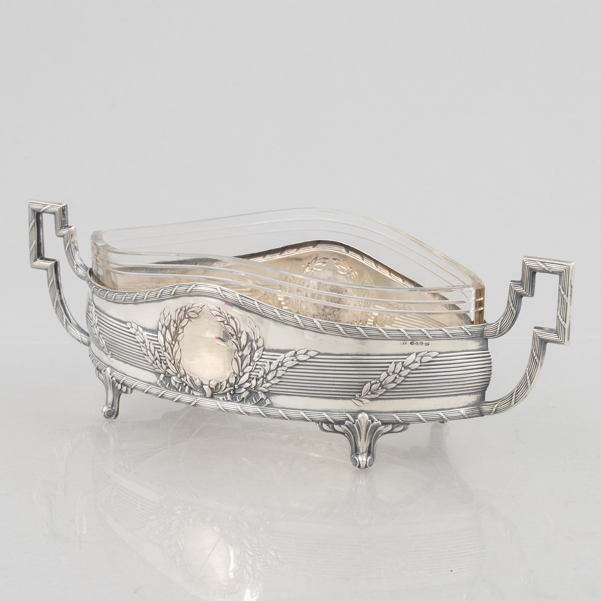 A Swedish silver jardiniere, mark of K Anderson, Gothenburg 1920.