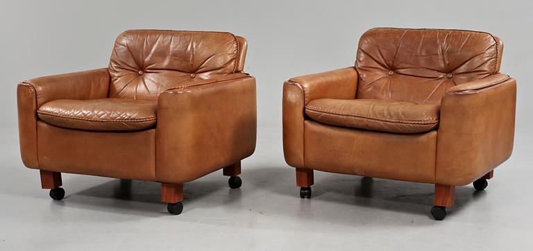 FÅTÖLJER, ett par, 1960-tal.