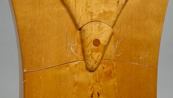 GOLVUR, Carl Malmsten, "Tidlösa", modellen formgiven år 1964.