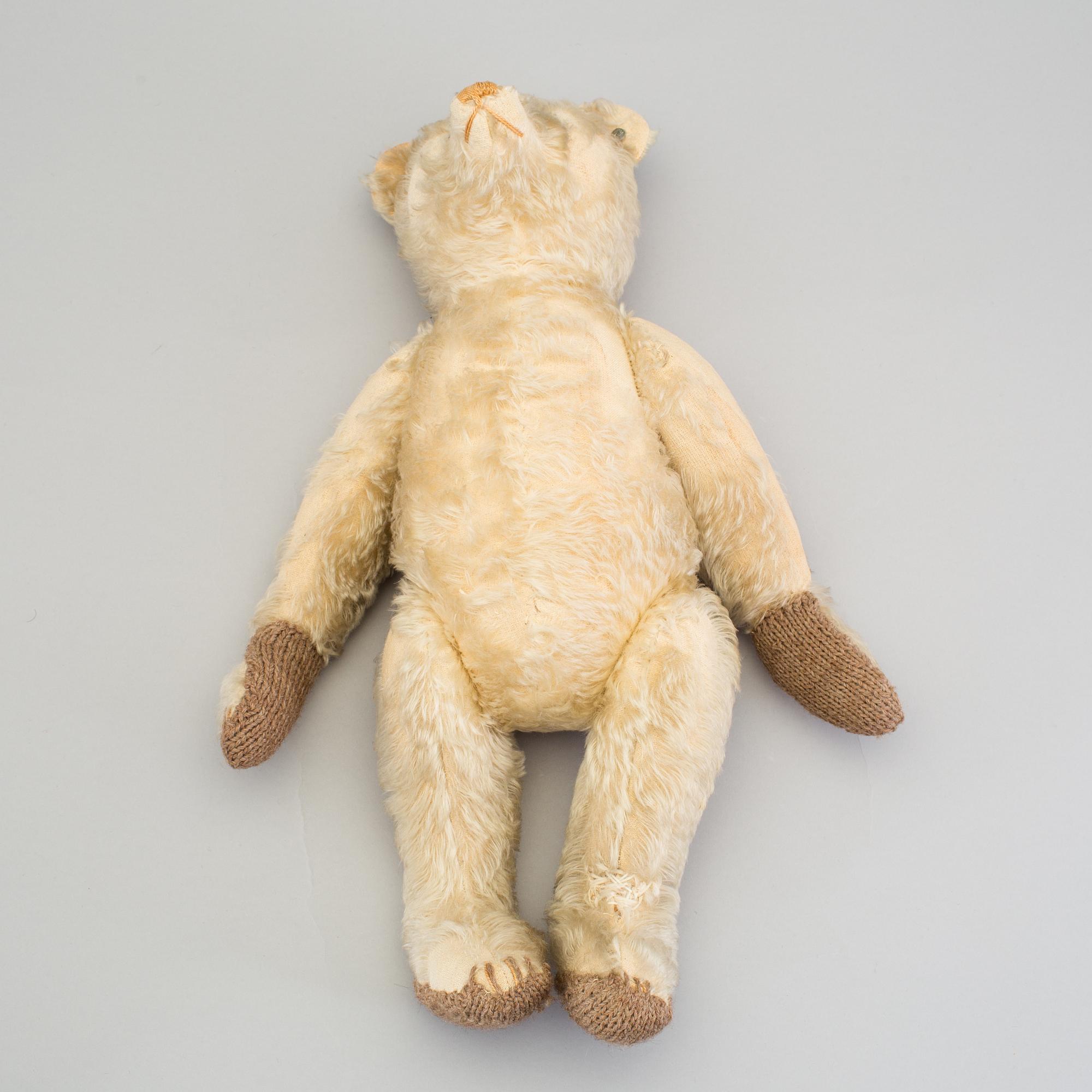 A Steiff teddybear, Germany, 1920s.