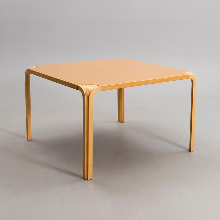 ALVAR AALTO, BORD, modell MX800B, Artek, 1900-talets slut.