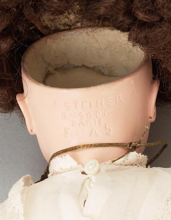 FLICKDOCKA, biskvi. Jules Steiner, Paris. 1800-talets senare del.