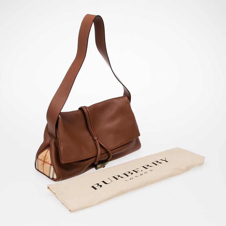 BURBERRY, AXELVÄSKA.
