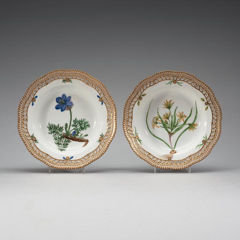 A set of 12 Royal Copenhagen 'Flora Danica' soup dishes, Denmark, early 20th Century.