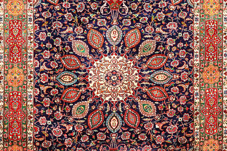 Matta, Keshan, ca. 330 x 244 cm.