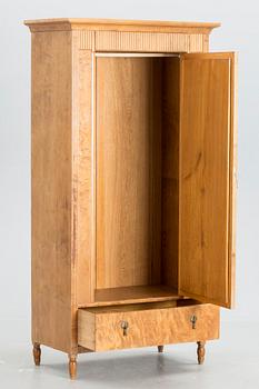 KLÄDSKÅP, 1900-talets början.