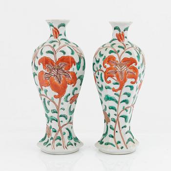 Vaser, ett par, Japan, Meiji (1868-1912).