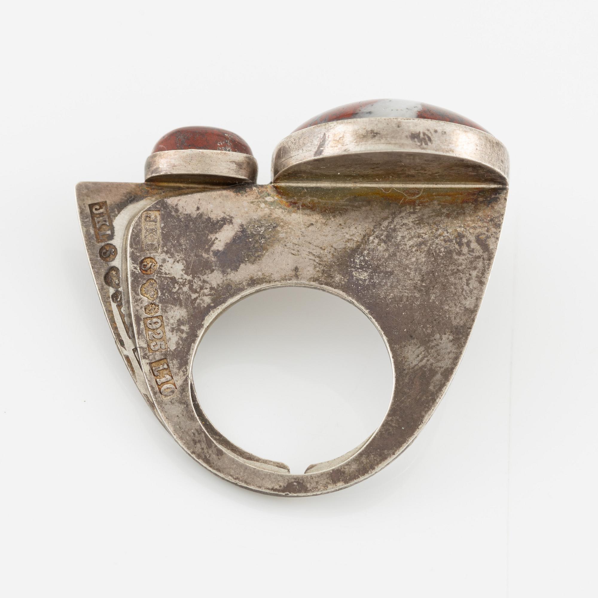 Jan-Christer Lundqvist, ring, silver, with red stones, Skövde 1985.