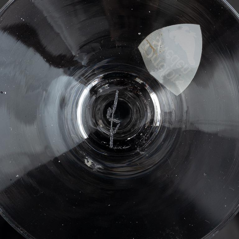 Gunnar Cyrén, a 'Helena' glass service, 33 pieces. Orrefors.