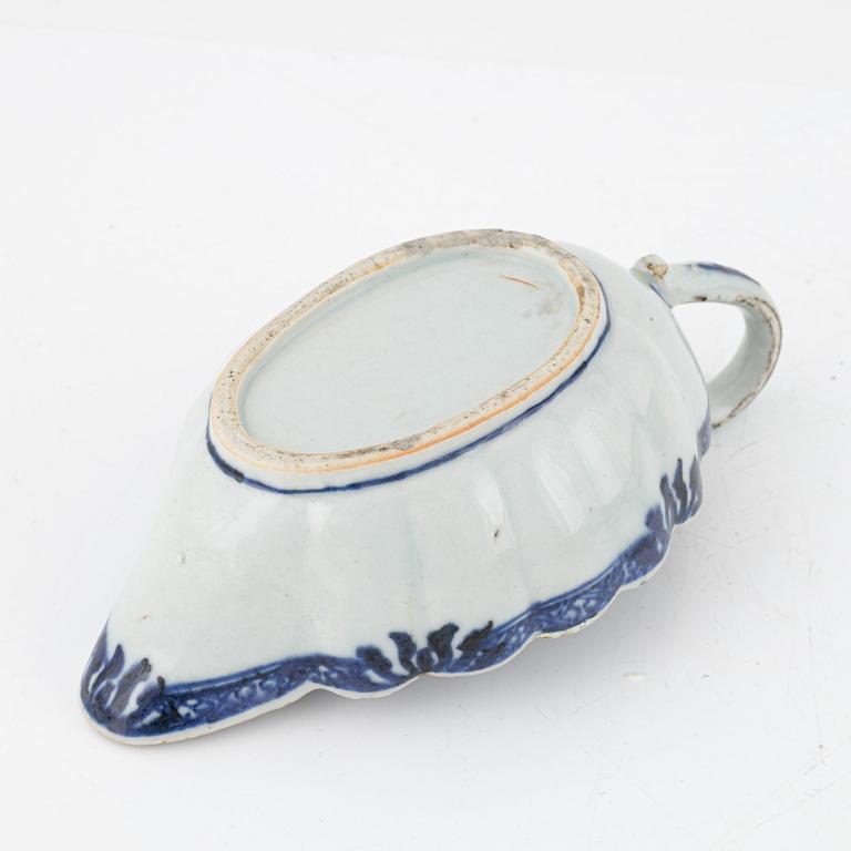 Nine porcelain pieces, China, Qing dynasty, 18th-19th century.