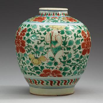 A wucai jar, Transition, 1600-talets mitt.