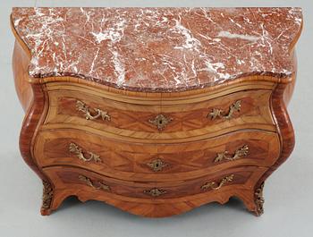 BYRÅ, rokoko, 1700-talets mitt.