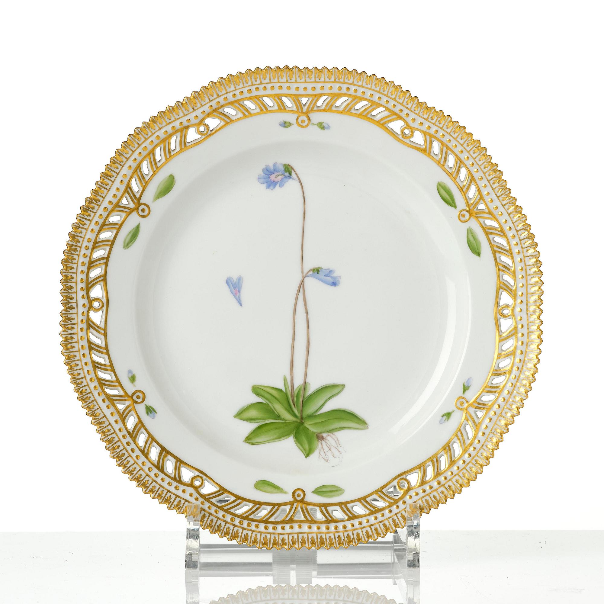 Tallrikar, 13 stycken, porslin. Royal Copenhagen, 'Flora Danica', Danmark, 1900-tal.