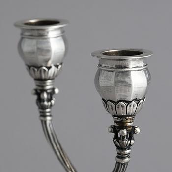 Johan Rohde, kandelabrar, ett par för två ljus, Firma Georg Jensen, Köpenhamn 1933-44, design nr 343, sterling.