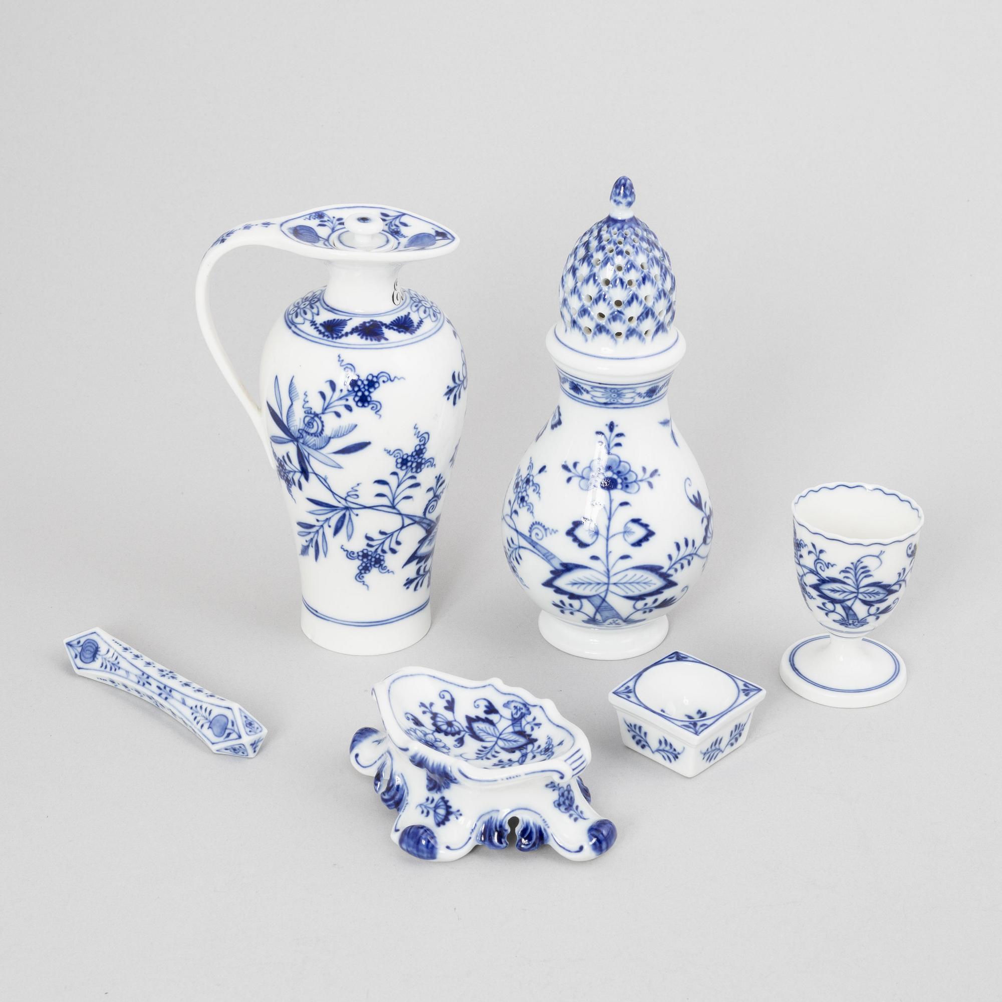 Meissen, 68 pieces of a porcelain dinner service, "Blue Onion", Germany, early 20th century.