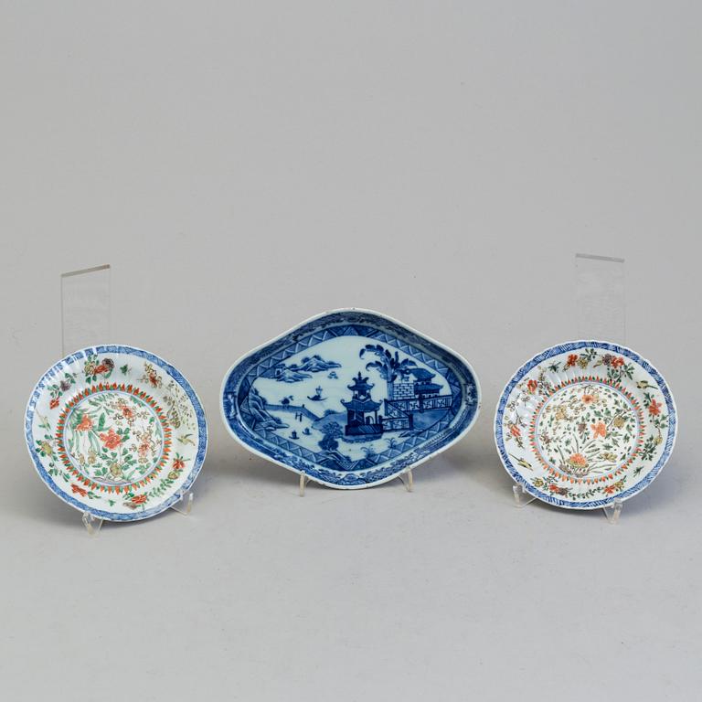 Two dishes with one tray, Qing dynasty, 18th century.