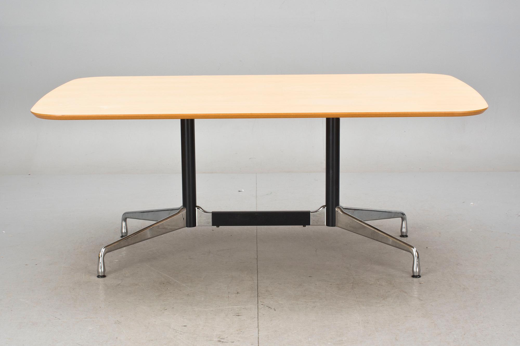BORD, Charles & Ray Eames för Vitra.