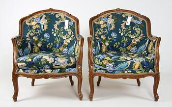 BERGÈRER, ett par, Louis XV-stil.