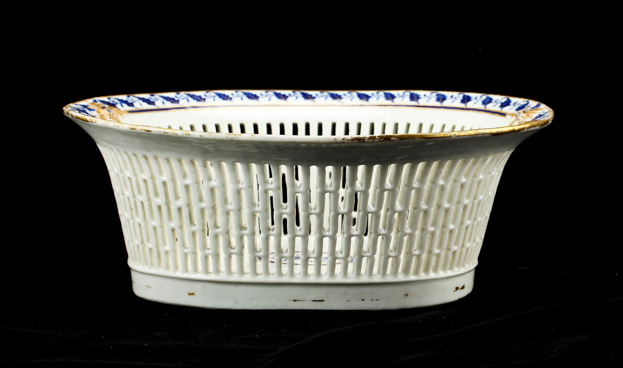 GALLERSKÅL, porslin, Kina, Jiaqing (1769 - 1820).