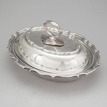 KAROTT MED LOCK, silver, England 1915. Vikt ca 1338 gram.
