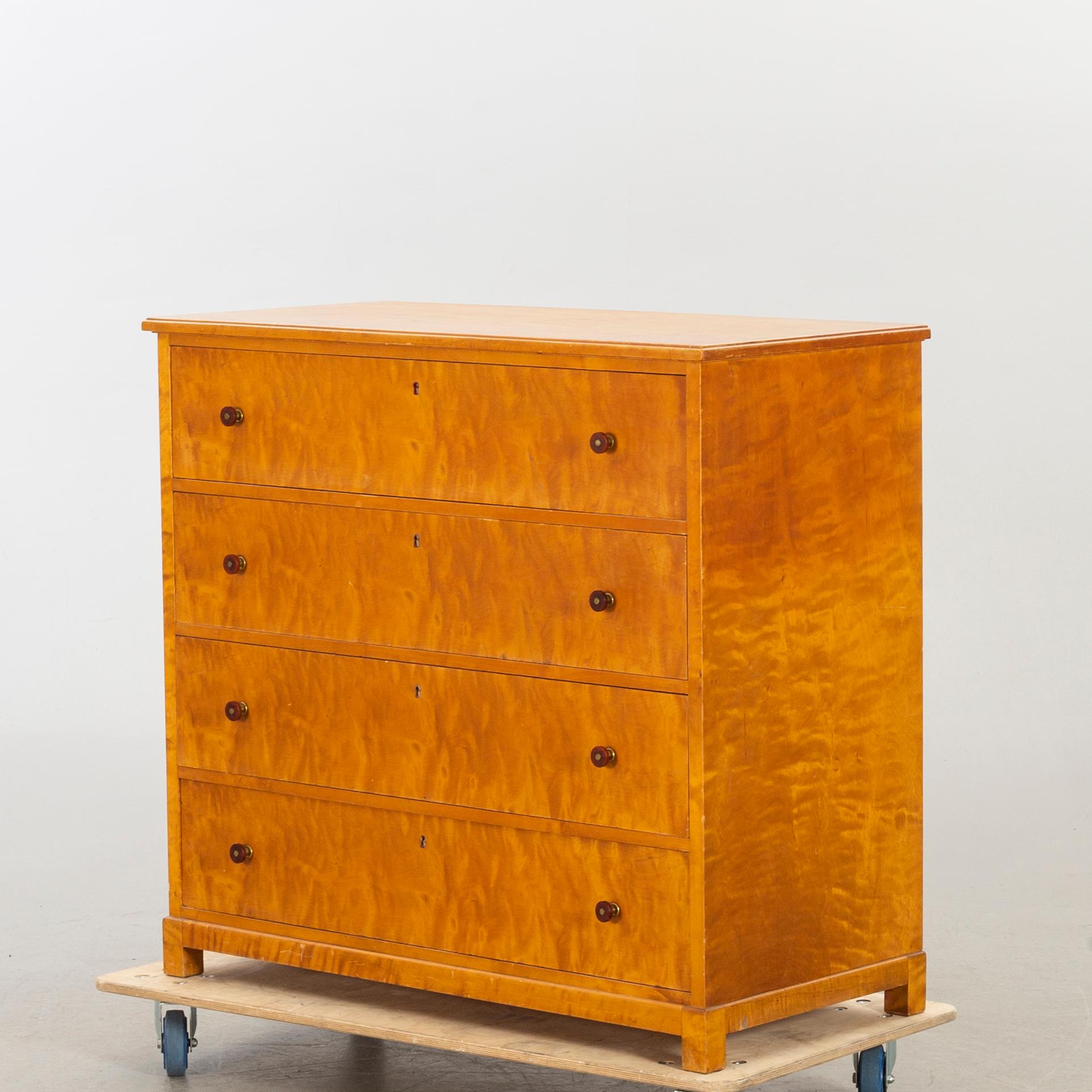 a Swedish chest of drawers 1930/40's.