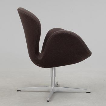FÅTÖLJ, "Svanen", Arne Jacobsen, Fritz Hansen, Danmark.