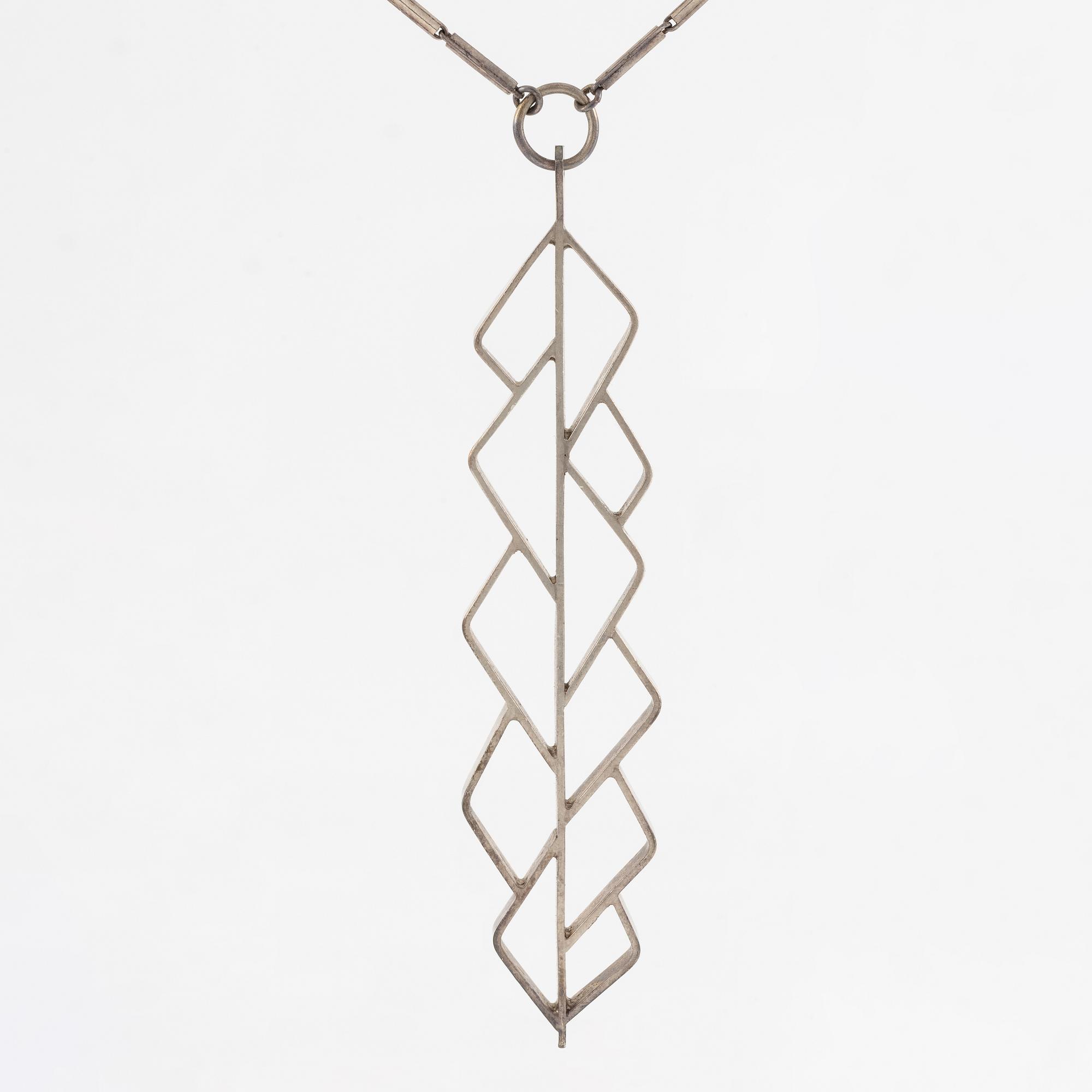 Necklace and a pair of earrings, silver.