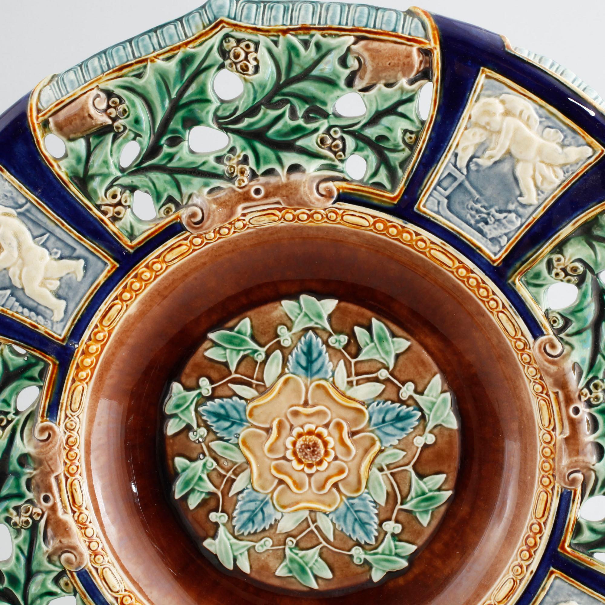 A pair of late 19th century Rörstrand dishes.