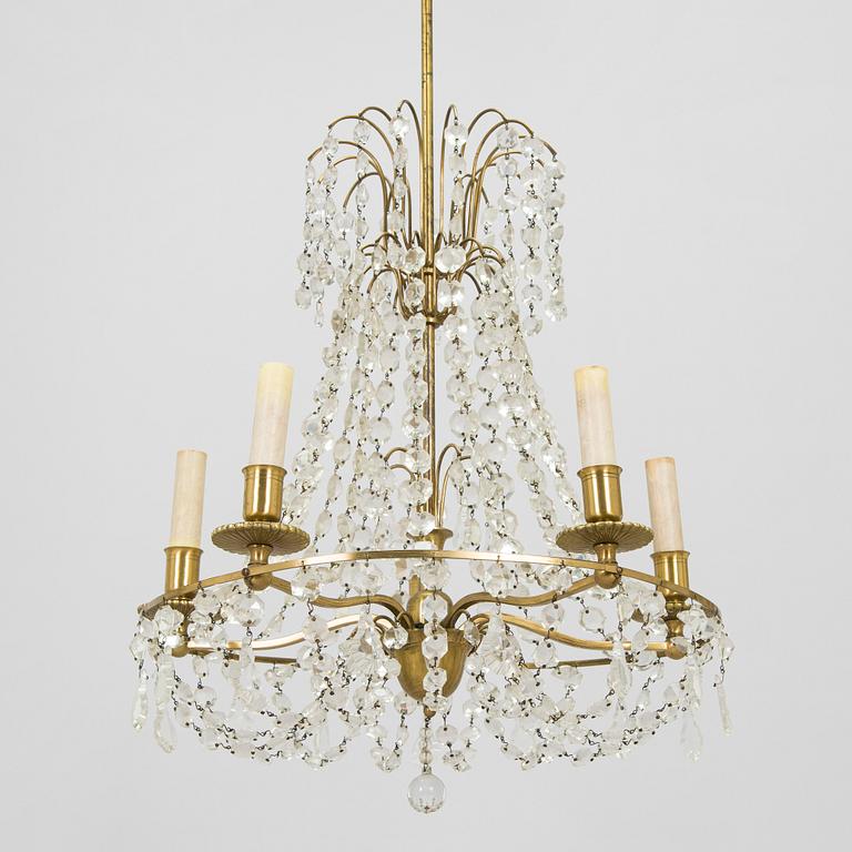 A mid-20th century chandelier.