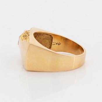 Klackring  18K guld med briljantslipad diamant.