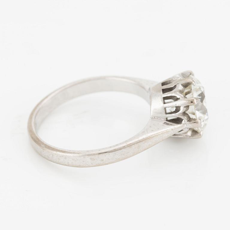 Ring, 18K white gold with a brilliant-cut diamond of 2.62 ct according to the engraving.