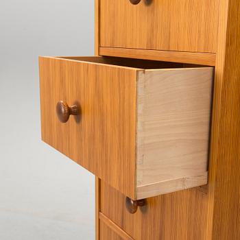 A 1970´s pinewood chest of drawers.