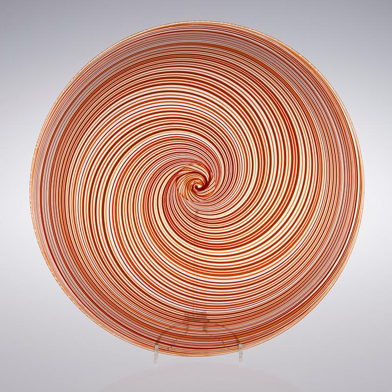 KERTTU NURMINEN, A DISH. Palazzo. Signed Kerttu Nurminen, Nuutajärvi.