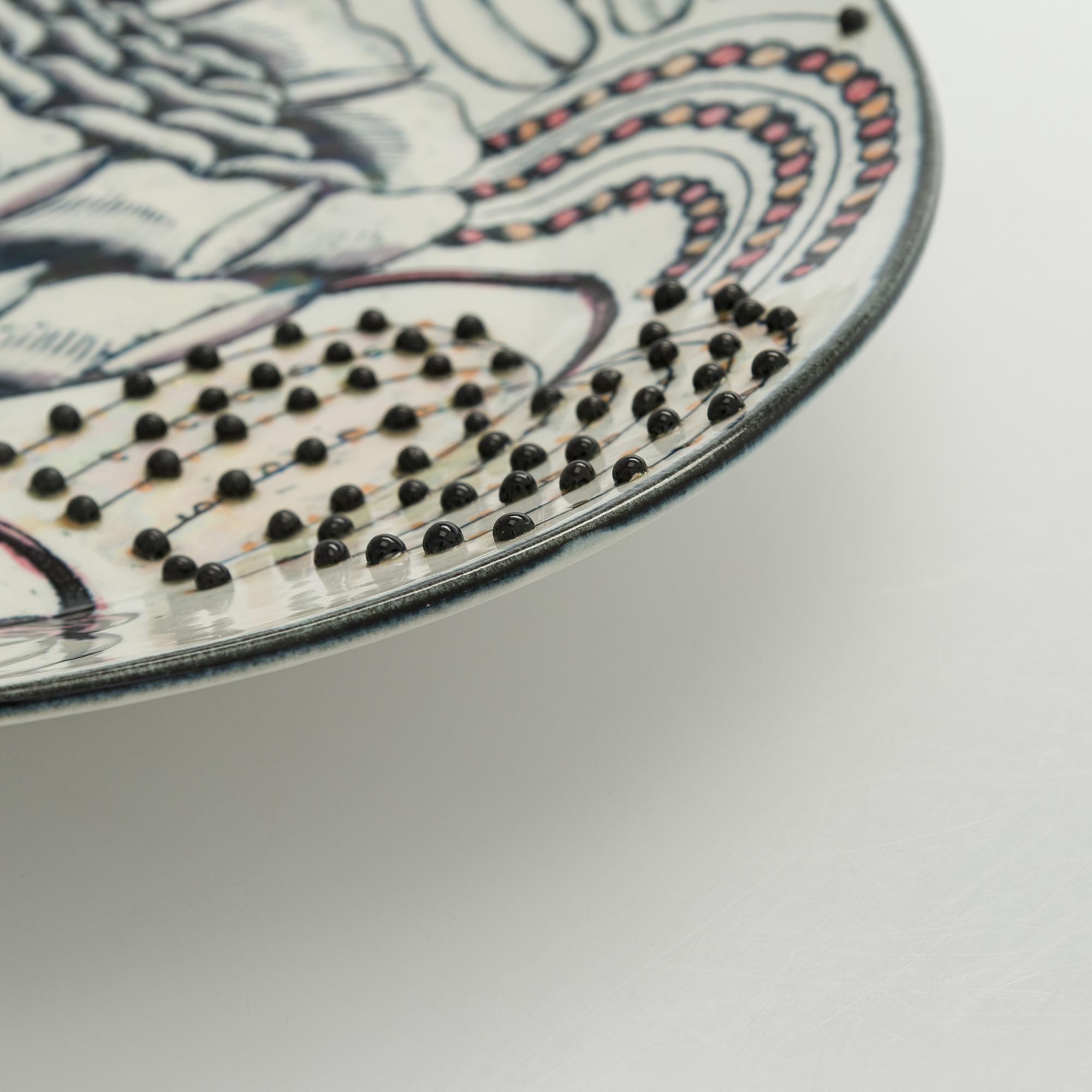 Birger Kaipiainen, A ceramic decorative dish, signed Kaipiainen Arabia.