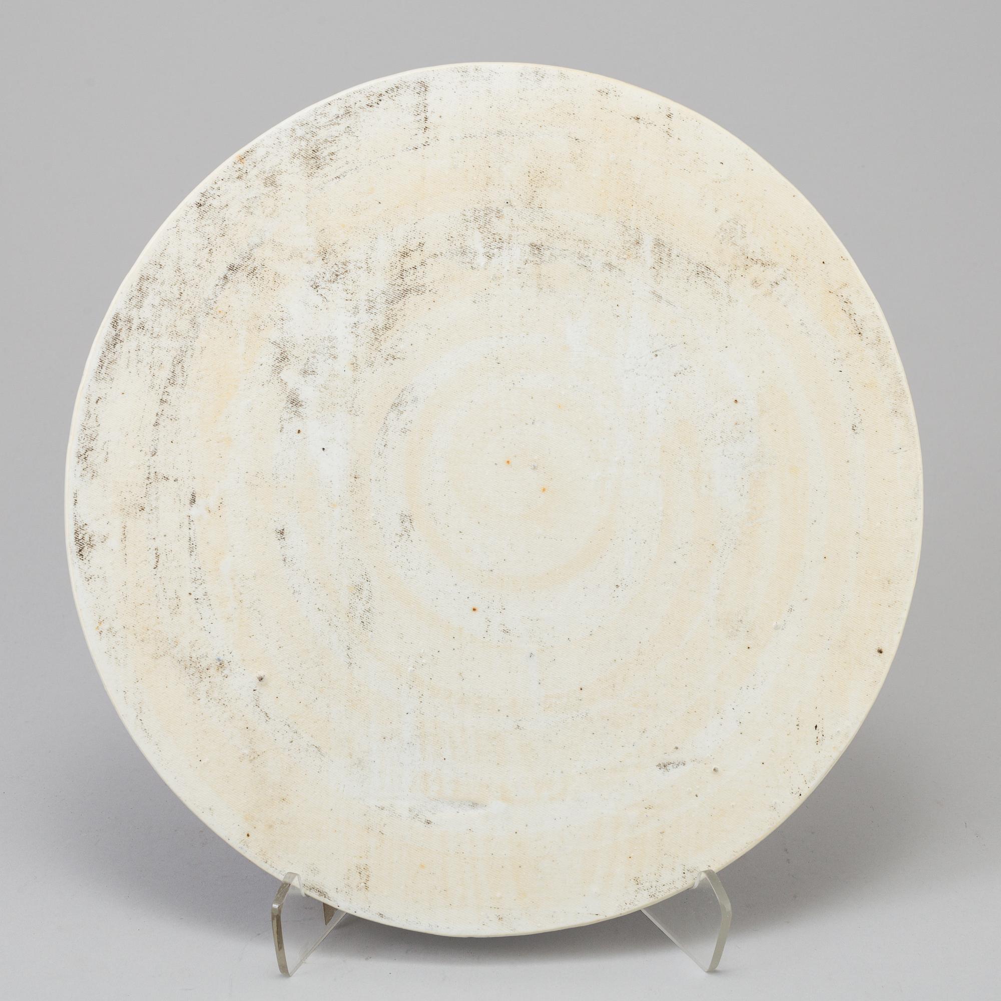 A round Chinese blue and white porcelain plaque, Qing dynasty, Guangxu (1862-1874).