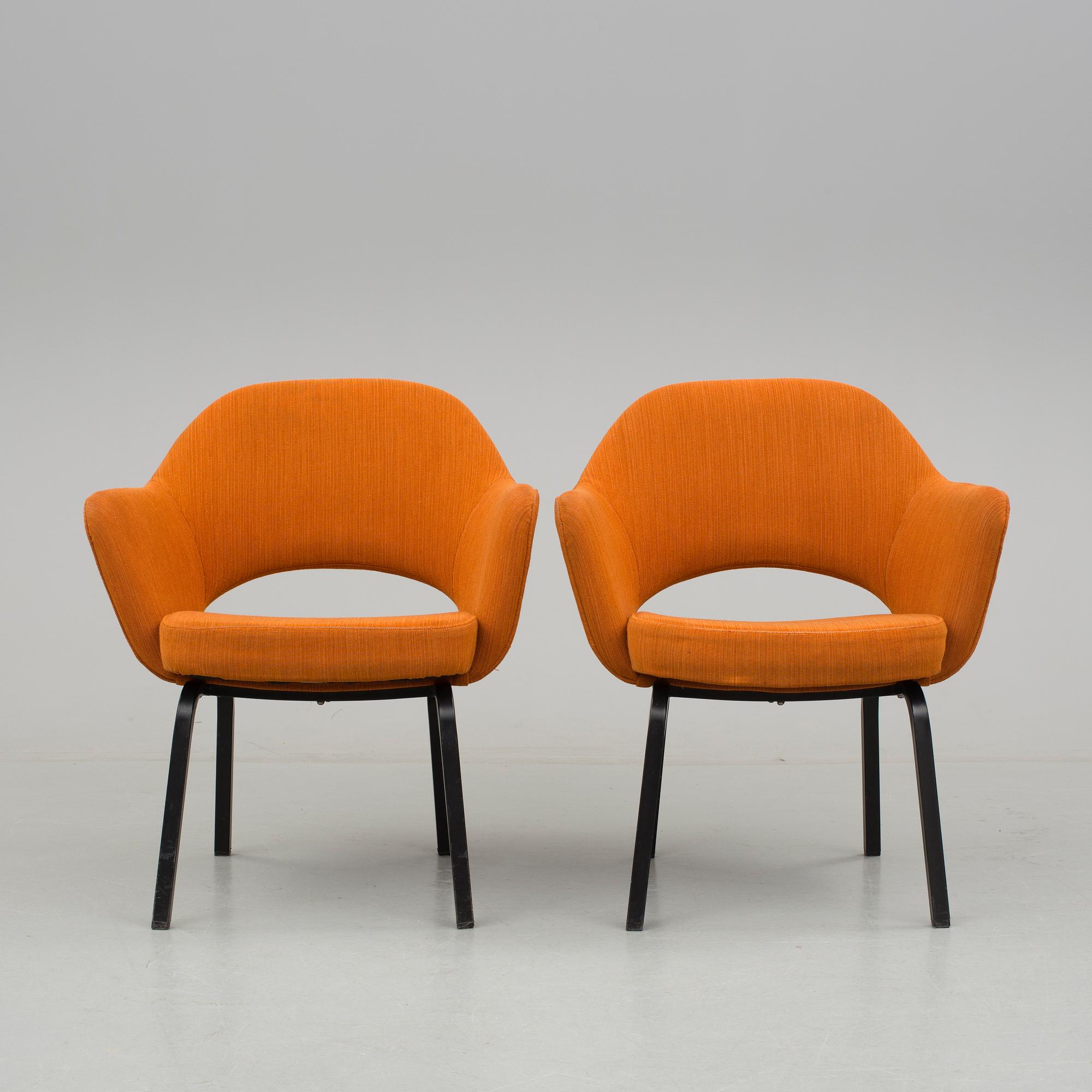 EERO SAARINEN, stolar, ett par, "Executive Armchair" för Knoll International. Tillverkade av NK:s verkstäder 1964.