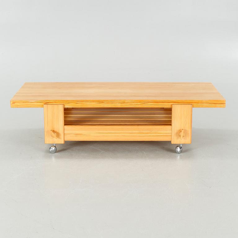 A coffee table by Yngve Ekström, "Kontrapunkt", Swedese, second half of the 20th century.