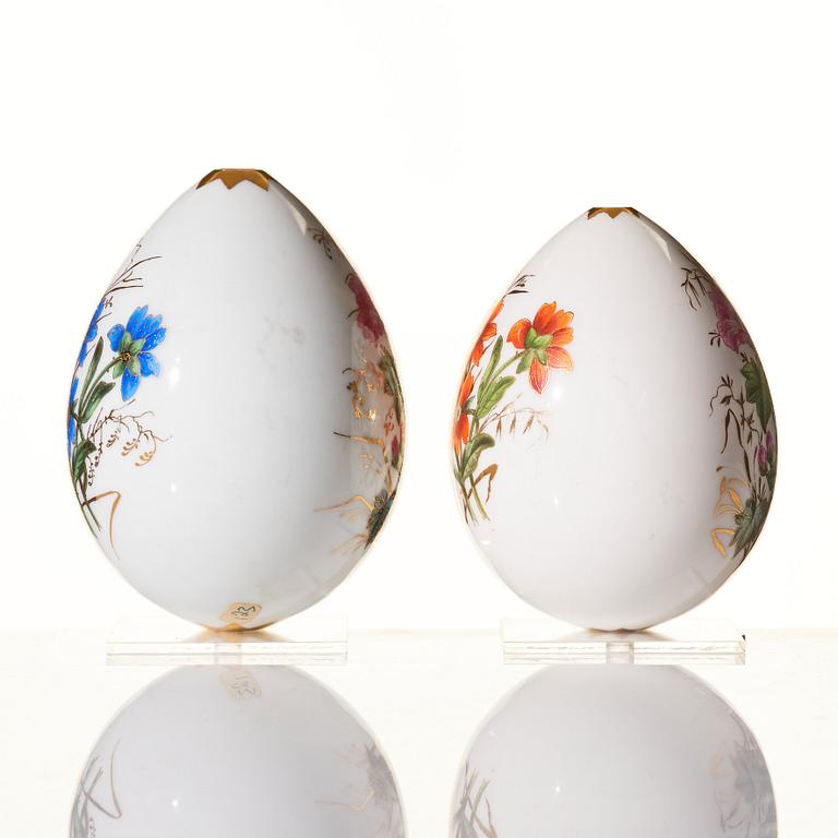 Two Russian porcelain Easter Eggs, circa 1890-1900, presumably Imperial Porcelain Manufactory, St Petersburg.